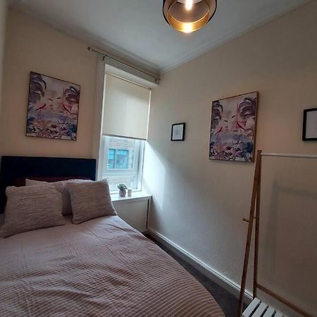 Lovely 2 Bedroom Apartment In The Centre Of Hawick Eksteriør bilde
